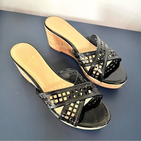 Kate Spade Tawny Black Patent Leather Natural Cork Peep Toe Wedge Sandals Size 9 - Picture 3 of 16